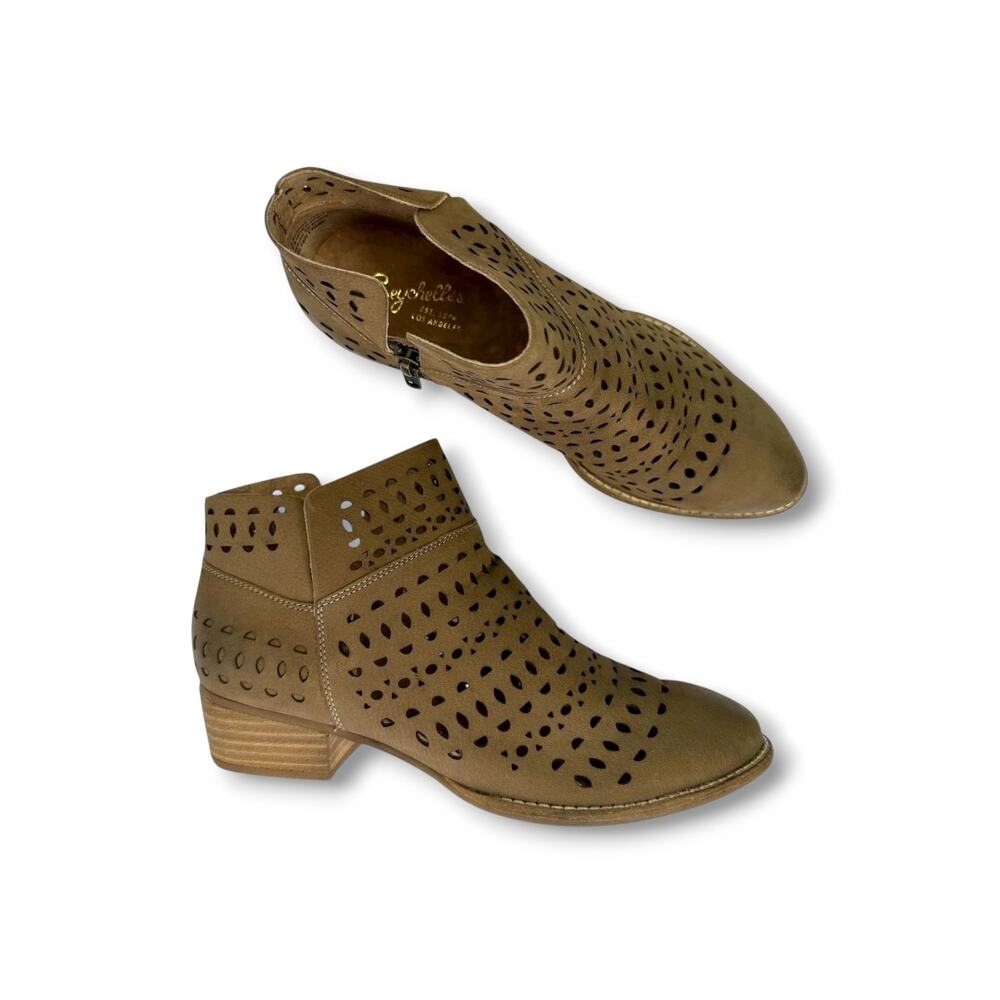 Seychelles Tame Me Bootie Ankle Bootie 8 Taupe Brown Nubuck Perforated Leather